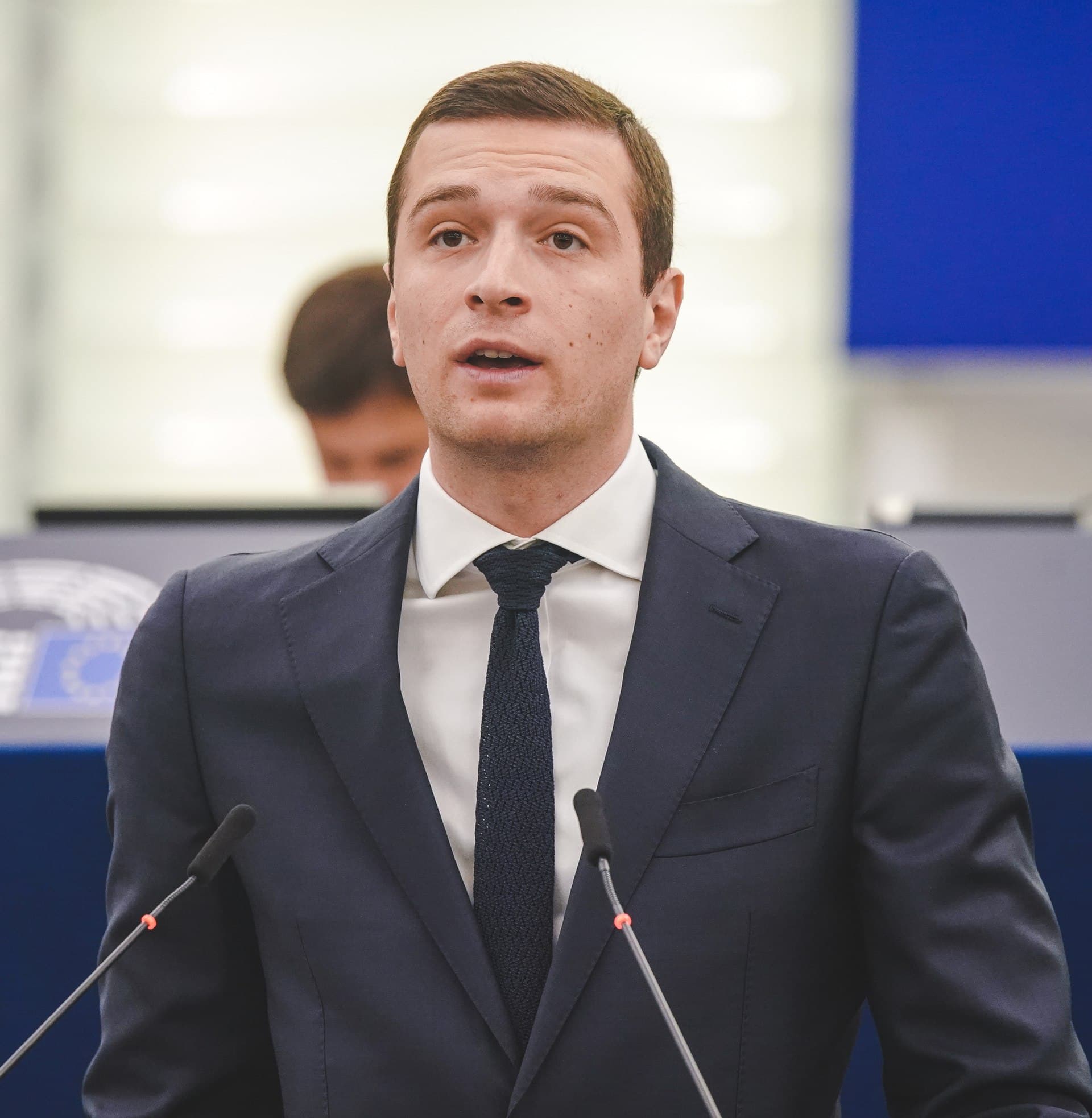 MEPs welcomed the decision to open the EU’s doors to Ukraine and Moldova, but asked leaders to strengthen the EU, and tackle the latest crisis. MEPs discussed the conclusions of 23-24 June European Council summit with President Charles Michel and Commission Vice-President Maroš Šefčovič. Almost all